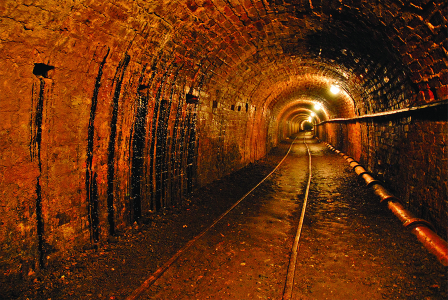 Image of the tar tunnel.